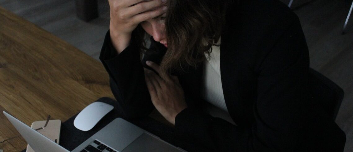 4 Ways to Deal with Layoff Anxiety